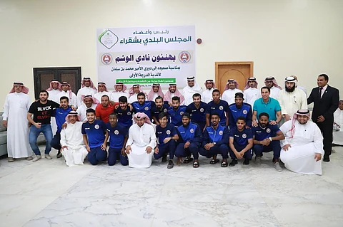 "بلدي شقراء" يحتفل بصعود نادي الوشم لدوري ولي العهد