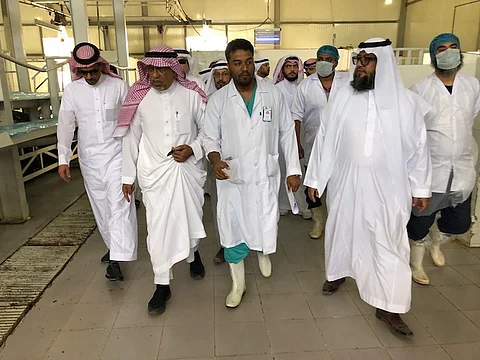 "القويحص" يقف على مشاريع المسالخ والمرافق بمكة