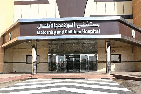 جراحة ناجحة تنهي معاناة مريضة من ورم يزن 4 كيلو جرامات بالحفر