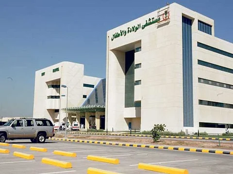 بالمنظار .. جراحة ناجحة تُنقذ حياة طفل في مستشفى ولادة الدمام