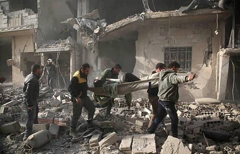 37 قتيلاً مدنياً إثر قصف روسي ليلاً على بلدة عربين في الغوطة