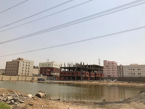 مستنقع مائي بـ"سامر جدة 3" يهدد السكان.. ومطالب بالتدخل