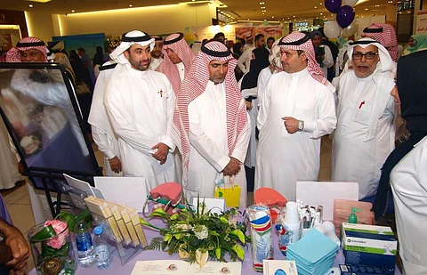 باجبير يدشن فعاليات الأسبوع الخليجي التاسع لصحة الفم والأسنان بجدة