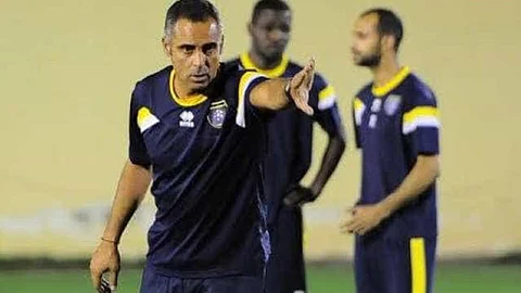 صحيفة برتغالية: "الهلال" ينافس نادياً إنجليزياً على مدرب التعاون "غوميز"