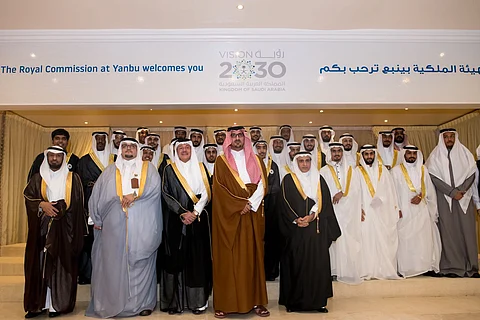 شاهد.. نائب أمير المدينة يرعى تخريج 1623 خريجاً من كليات ومعاهد "ملكية ينبع"