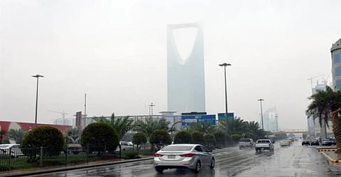 "الأرصاد": أمطار رعديّة وزخات بَرَد تُسبق برياح مُثيرة للأتربة على 4 مناطق والمرتفعات