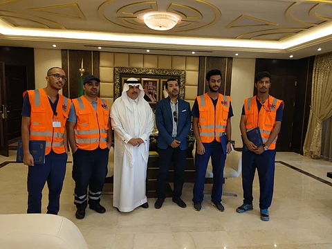 مدير تعليم الرياض يكرم الفريق الإسعافي المدرب للطالب منقذ زميله