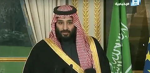 فيديو.. ما الذي قاله محمد بن سلمان طالباً من ماكرون ألا يغضب منه