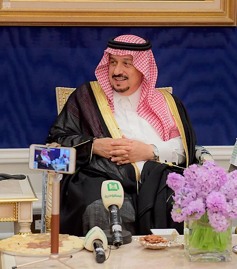 بالصور.. أمير منطقة الرياض يستقبل الأمراء ورؤساء المحاكم بالمنطقة