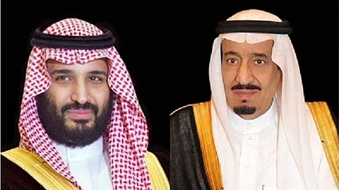 الملك سلمان وولي العهد يعزيان شيخ قبيلة "بني بكر" في وفاة والده