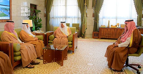 "فيصل بن بندر" يثني على جهود إعداد الاجتماع السنوي لأمراء المناطق