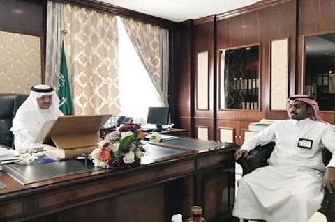 "محافظ شقراء" يجتمع بمدير فرع الكهرباء لمناقشة أسباب انقطاع التيار