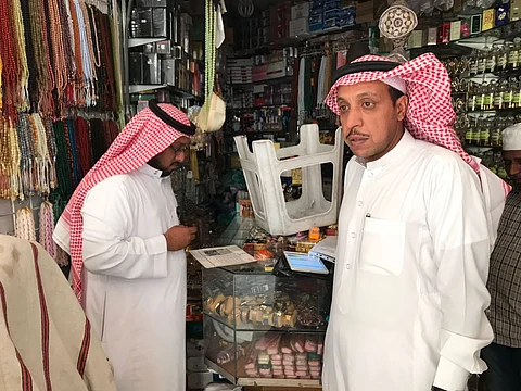 شاهد.. ضبط 13 مخالفة وإحالة 15 عاملاً لإدارة الوافدين بالمدينة
