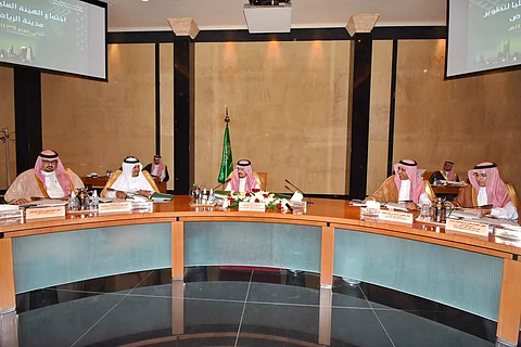 برئاسة فيصل بن بندر.. هيئة تطوير الرياض تعتمد ضوابط التطوير الموجَّه للنقل العام