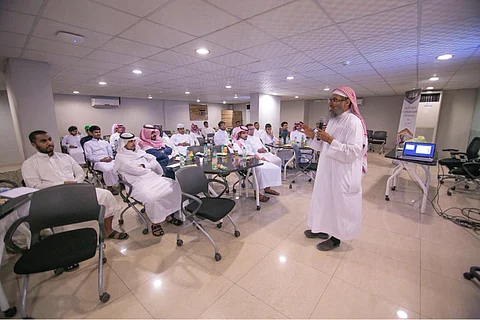 استعداداً لرمضان.. "تعظيم البلد الحرام" يدرّب الشباب على التعامل مع المعتمرين