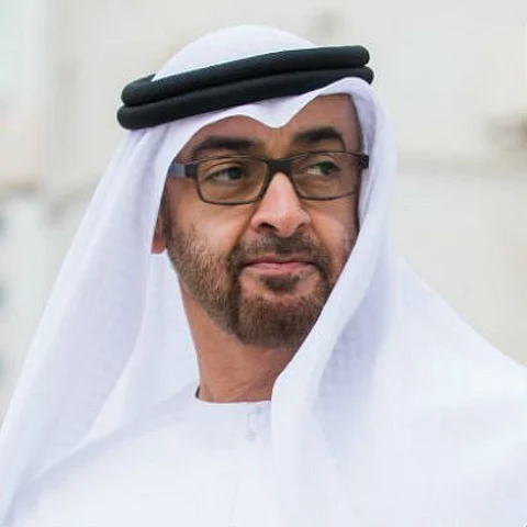 محمد بن زايد مغرِّداً: السعودية خير مَن يجمع العرب لما فيه مصلحتهم