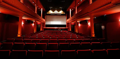 السعودية تتهيأ لافتتاح دار السينما للجمهور.. خلال أسابيع