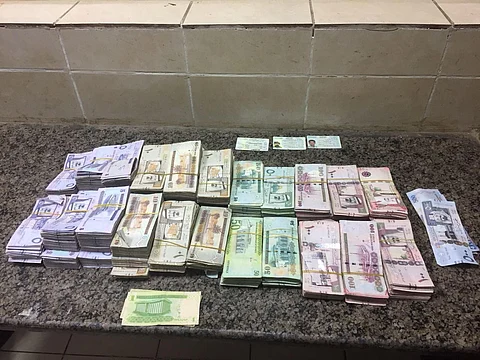 ضبط مقيمين بحوزتهما مبلغ مالي مجهول المصدر يتجاوز 100 ألف ريال