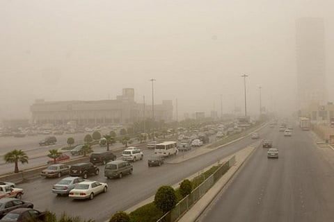 "الأرصاد": رياحٌ مُثيرة للأتربة والغبار على 6 مناطق