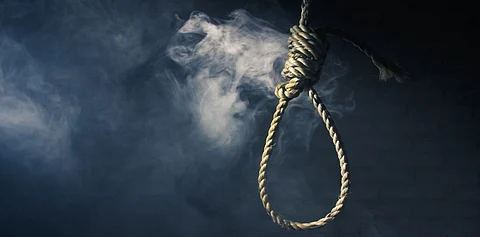 عاملة منزلية تنهي حياتها شنقاً في مخواة الباحة
