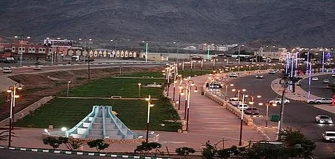 جموع المصلين بمحايل تؤدي الصلاة على "آل عقيل" شهيد الواجب