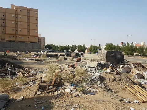 أكوام النفايات والمخلفات تُحاصر حي الخالدية 2 بمكة.. و"البلدي": وضع مُزرٍ