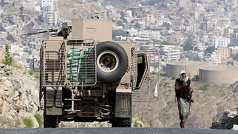 قيادي حوثي يعترف: الحوثيون مقبلون على هزيمة وهم في طور ما قبل السقوط