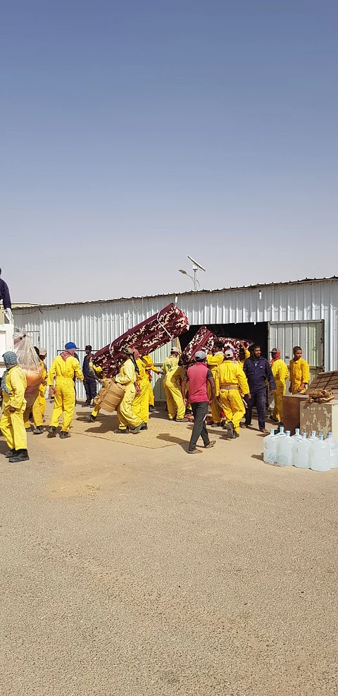 شاهد.. حملة الأمانة على سوق "الطوقي" للإبل بالرياض تضبط 45 مخالفاً