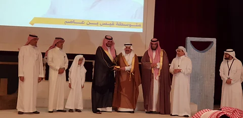 مدير تعليم الرياض يكرم القادة المتميزين: أنتم صمّام القيم والأخلاق