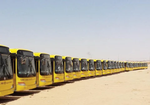 إنهاء أزمة سائقي باصات العارضة بتسليم رواتبهم