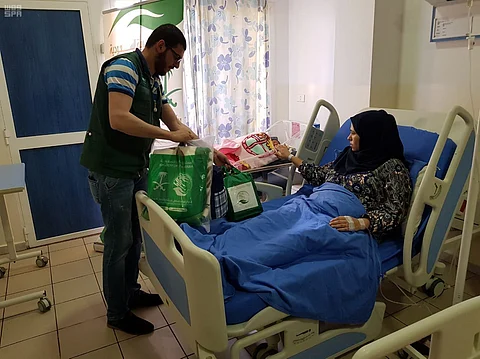 "إغاثي الملك سلمان" يوزع مساعدات على اللاجئات السوريات بلبنان