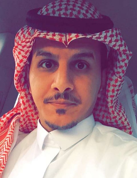 "ذو حظ عظيم" لـ"الروقي" الأكثر مبيعًا بمعرض مسقط للكتاب