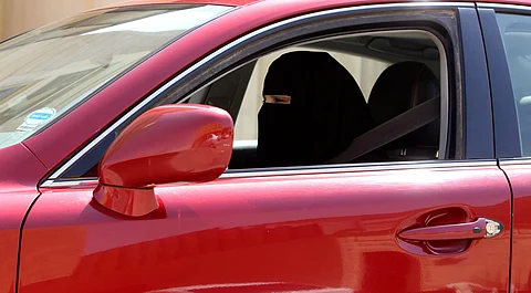 حالة ترقب تطرح تساؤلات عن قيادة السعوديات.. وأخصائية: هذا ما سيتمناه المجتمع
