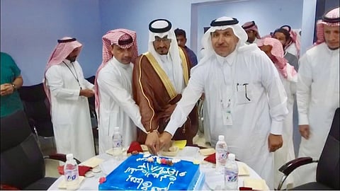 شاهد .. مدير صحة بيشة يفتتح عيادات جديدة بالبشائر وسبت العلايا