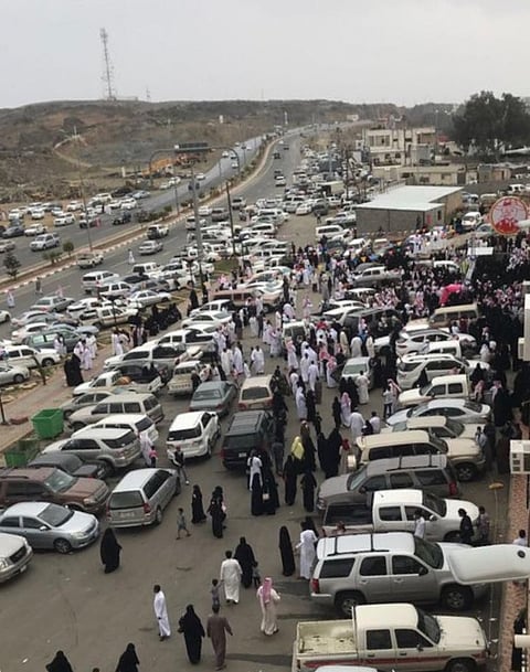 إغلاق محل لبيع الأواني المنزلية في الباحة بسبب الزحام