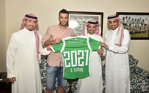 النفيعي: آل الشيخ تكفَّل بسداد مستحقات السومة.. واللاعب: أنا سعيد