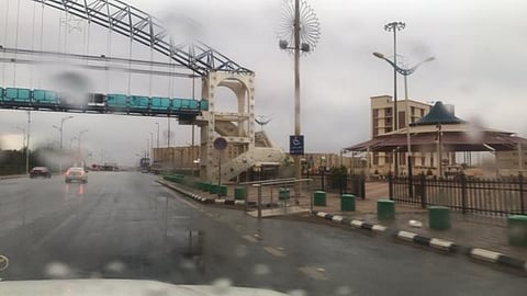 شاهد .. أمطار الخير والبركة تروي ظمأ طريف والغيوم مستمرة