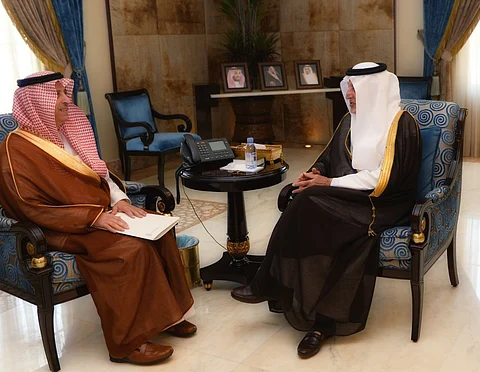 أمير مكة يلتقي أمين مؤسسة الملك عبدالعزيز ورجاله