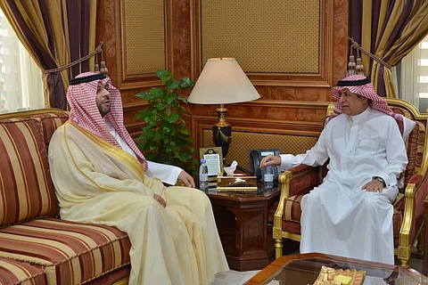 أمير الشمالية يلتقي وزير الخدمة المدنية