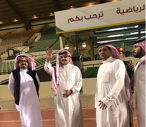 بالفيديو.."تركي بن طلال" للاعبي نادي أبها: لا عسير على أبناء عسير