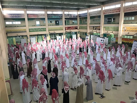 مدير التعليم بمحايل يعلن نجاح خطة "الأسبوع الحي" بمدارس البنين والبنات