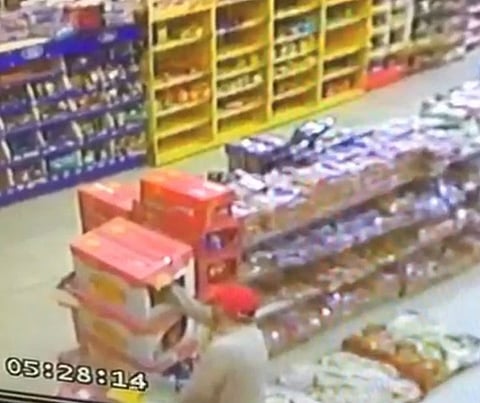 مصادر: لا علاقة بين فيديو "مُشعل النار بالكرتون" و"حريق جدة"