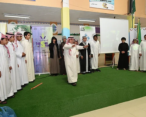 اختتام الأنشطة الطلابية بمتوسطة الإحسان بأبها