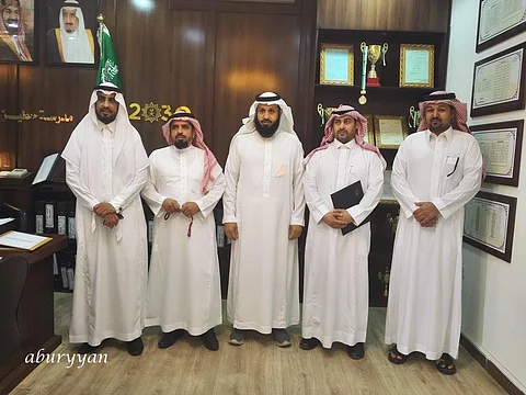للتحقق من الانضباط ..وكيل وزارة التعليم يتفقد مدرسة حطين بحائل