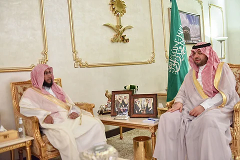 فيصل بن خالد يلتقي مدير فرع الإفتاء في الحدود الشمالية
