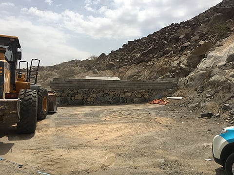 "لجنة التعدّيات بالمعابدة" تزيل استراحة و3 أحواش و65 موقفًا مخالفًا