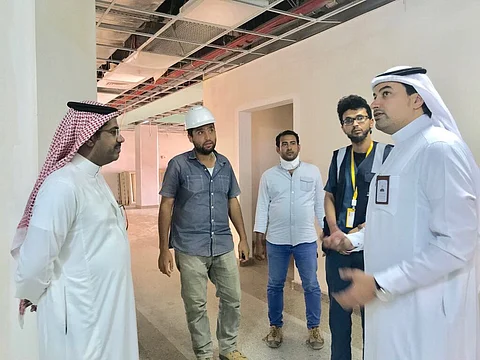فريق هندسي من الصحة يقف على المشروعات الصحية بجازان