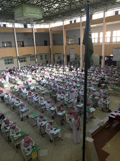 45 ألف طالب وطالبة بمحايل يؤدون اختبارات نهاية العام