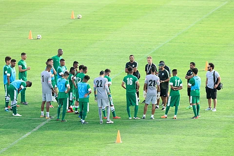 الأخضر الأولمبي : البعثة تطير إلى دبي .. والإصابة تبعد الحربي