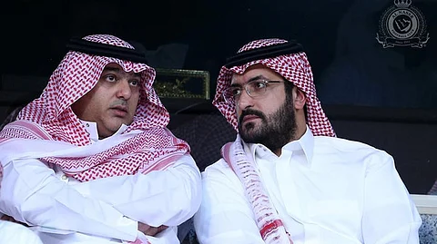 "النصر": "آل سويلم" يعفي "المالك" من منصبه.. ويدعم "الهريفي" بمليون ريال